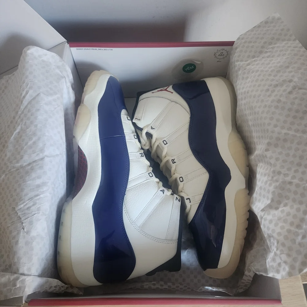 Air Jordan 11 'Rare Air'